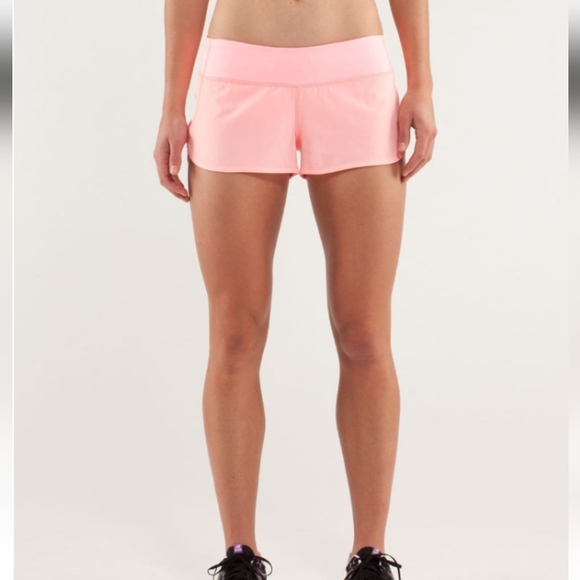 Lululemon Speed Shorts 2.5 Bleached Coral sz.8 - Picture 3 of 16